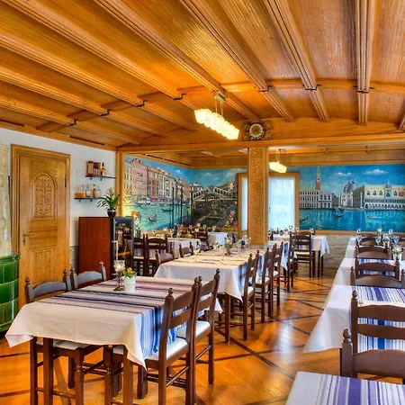 אורחן Hotel Stadthaus
