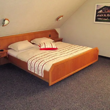 Hotel Stadthaus אורחן